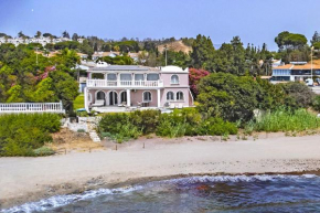 Cubo's Beachfront Villa Khayyam